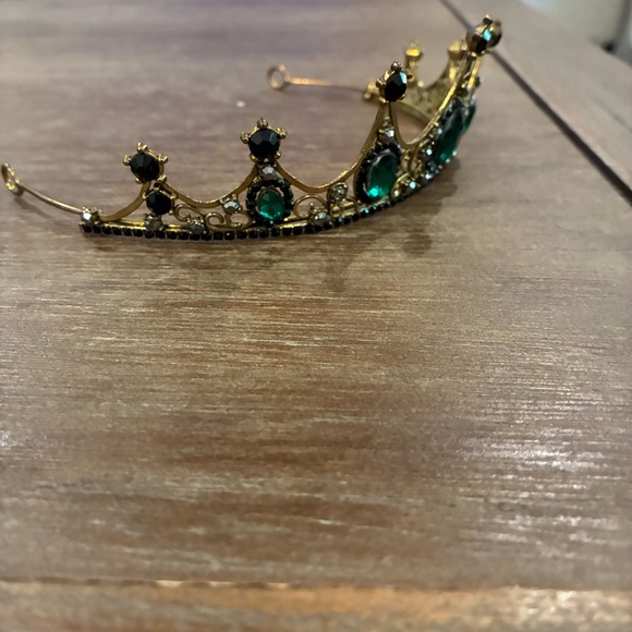 Elegant Gold and Green Tiara - Picture 3 of 5